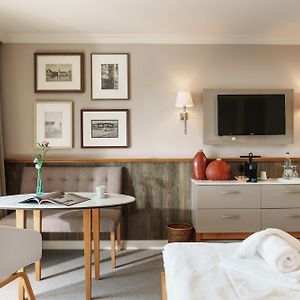 Standard Zimmer mit Kingsize-Bett